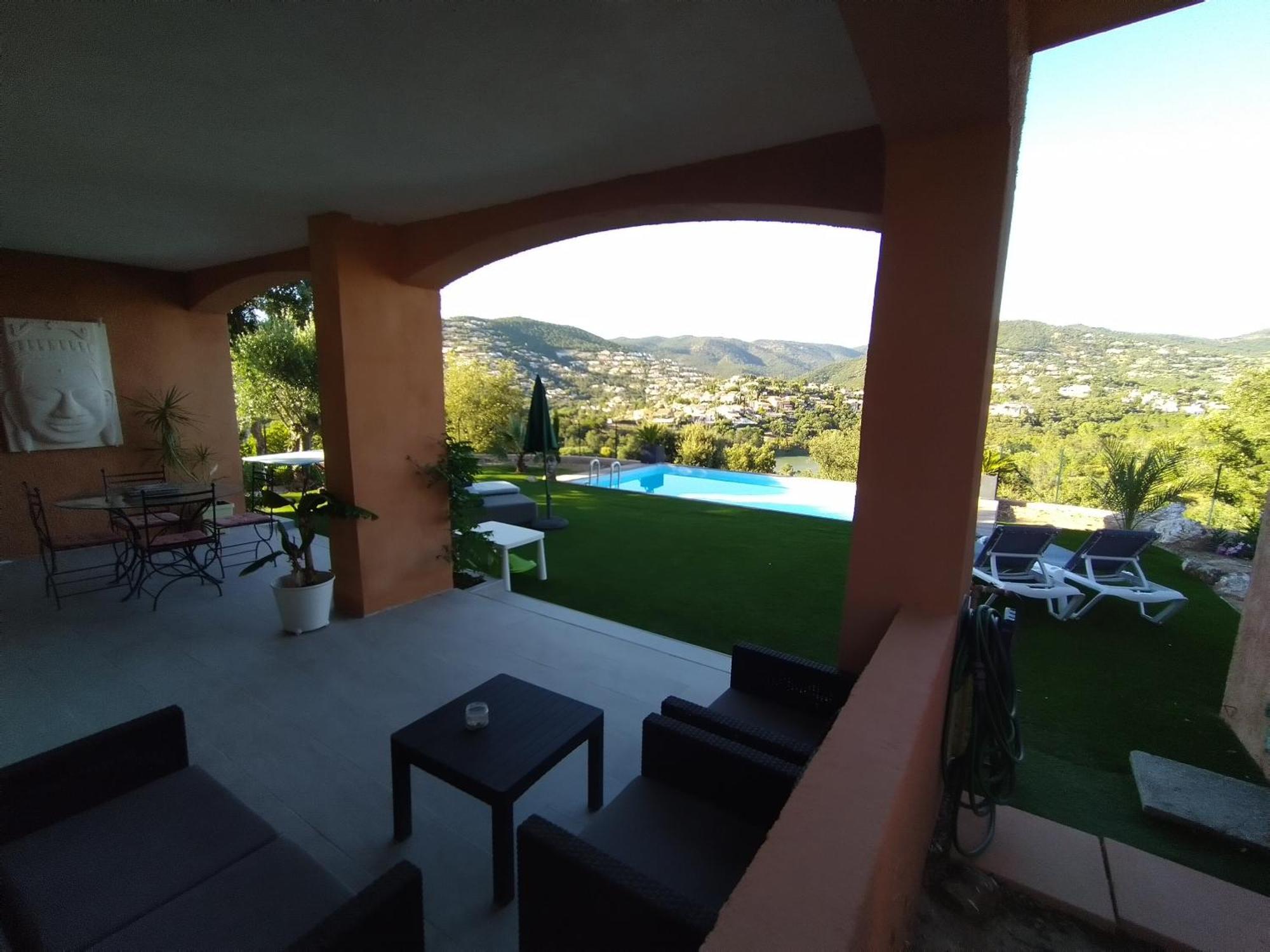 Superbe Bas De Villa 80 M2 Piscine Privee Reservee Aux Vacanciers Avec Vue Magnifique 6 Couchages La Londe-les-Maures Exterior photo